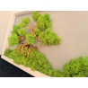 Bonsai din sarma cu licheni fond gri